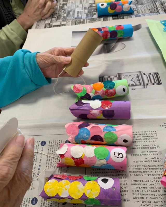 🎏🎏🎏
🎏鯉のぼり製作に力が入ってます

たくさんぶら下げちゃう作戦に出られる方や、一つでいいとおっしゃる方

皆さま個性を活かして素晴らしい作品を制作してます

#リハビリ
#レクリエーション
#セラピストもやってます 
#鯉のぼり
