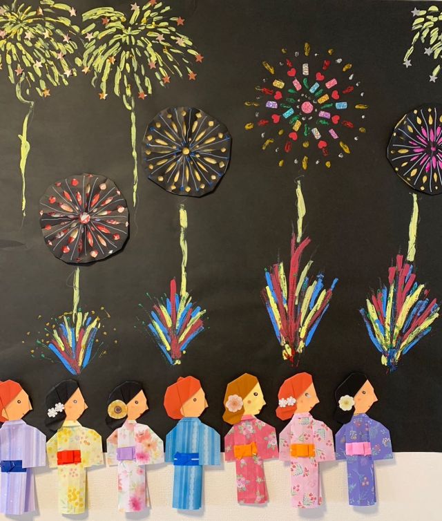 🧨
今年はあちらこちらで花火大会が開催されましたね
皆さまはご覧になりましたでしょうか🎆

ご利用者様もリハビリを通じて花火らしさを楽しまれています
浴衣姿を見てニコニコ☺️
髪型が黒柳徹子さん風な方もいらっしゃる😁

この暑さだと施設内は素晴らしく快適な空間です
ちょっと動いただけで汗だく💦💦💦

皆さまも適度に水分摂取して
厳しい暑さを乗り越えていきましょう

#花火大会
#リハビリ
#壁紙
#可愛い浴衣
#快適な空間