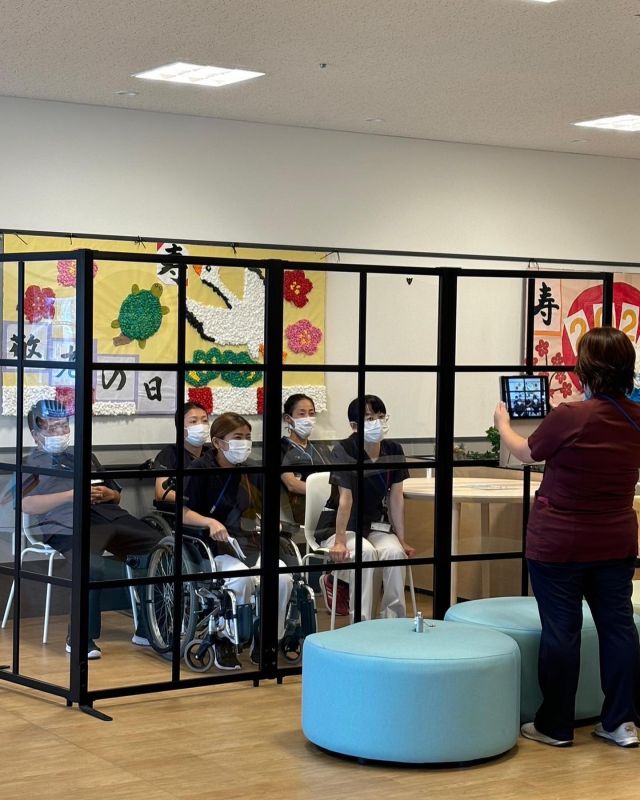 📸
敬老会にむけカメラテスト中の様子
ご利用者様へのイベントですがスタッフも楽しそう

この位置じゃない、あーじゃない、こーじゃない色々やりながら当日のカメラマンの立つ位置を調整してました

ついに明日🎷🎸🎹🎼🥁🎤🪕🎺🎻
吹奏楽団の皆様も気をつけてお越しください

#吹奏楽団
#敬老会
#カメラテスト
#カメラマン
#立ち位置 
#準備も楽しい
#音楽好きな人と繋がりたい