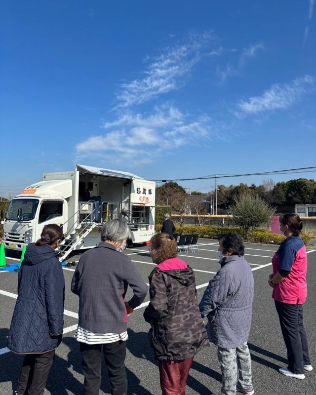 🚒🔔
こんにちは
先日、起震車体験を開催しました
近所の皆様にもご協力いただき
改めて揺れたらどうしようと考える良いチャンスとなりました

かなり揺れてると色々気になっても
自分の体を支えるだけしか出来ないです
まずは身の安全第一⛑
その後は火の始末🔥
揺れたあとの火の取り扱いで被害を食い止める事ができます

皆さまもいざに備えて
今日も楽しく過ごしましょう

#起震車体験
#起震車
#いざに備える
#地震対策 
#火の元は必ず確認しましょう 
#身の安全を確保してください 
#まずは自分