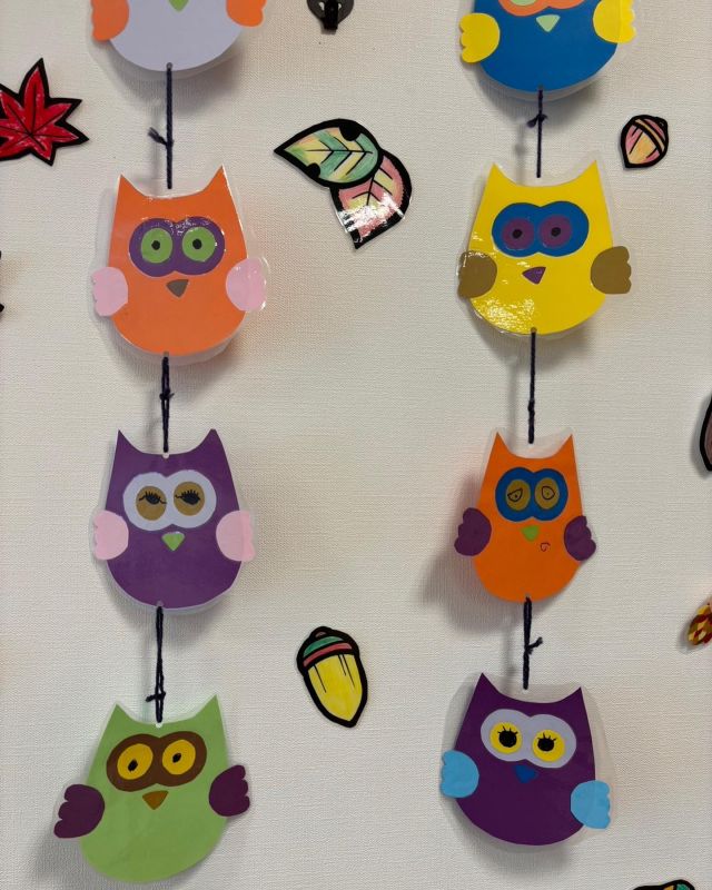 ∧( 'Θ' )∧
こんにちは🦉
気持ち良いお天気です☀️
雨ばかりの今年は葉物野菜が高い…

千葉県、負けずに頑張っていきましょう
ご利用者さまが作成されたフクロウ🦉
フクロウは不苦労（苦労しない）や福来郎（福が来る）、福老（幸福に年を重ねる）といった世界的にも縁起のよい鳥です

幸福に生きること
今日という日は今日しかないので
一瞬一瞬を大切にしたいですね
幸せになるように楽しんでいきましょう

#フクロウ
#福老
#幸せに年を重ねる
#幸せになろう
#人に優しく
#自分を労わる
#幸せこいこい